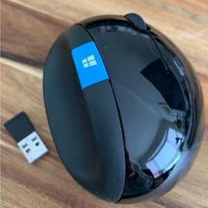 Microsoft SCULPT Ergonomic Wireless Mouse 1560 & DONGLE untested